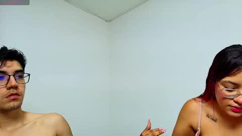 Snapshot of ameli_and_lucas chatting on January 9, 10:20 pm Amelia Lucas online show from January 9, 10:20 pm