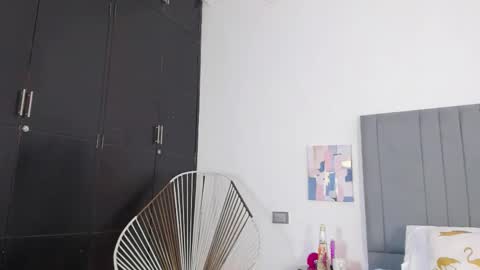 Snapshot of ameli_kirs chatting on February 28, 5:37 pm Amelia online show from February 28, 5:37 pm