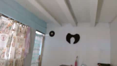 amelia  online show from November 25, 1:11 pm