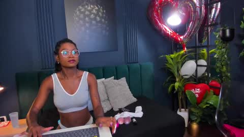 Amelia Adams online show from February 20, 12:04 pm