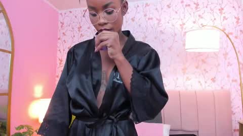 Amelia Adams online show from March 3, 10:10 pm