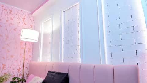 Amelia Adams online show from March 8, 7:09 pm