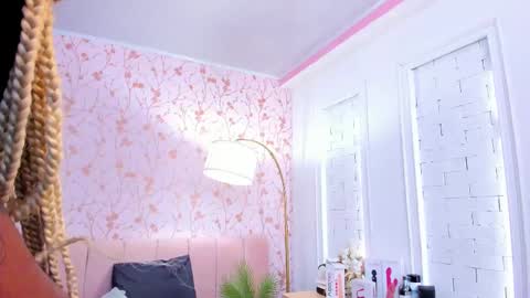 Amelia Adams online show from October 6, 7:11 pm