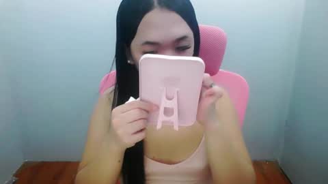 Snapshot of amelia_kate01 chatting on February 24, 10:57 am Kate online show from February 24, 10:57 am