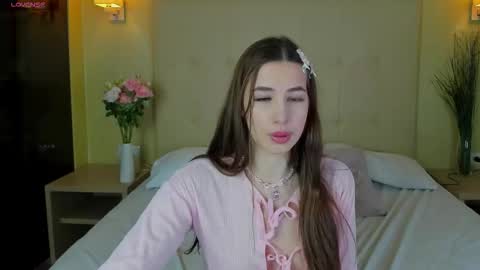 amelia_mee online show from December 3, 8:56 am