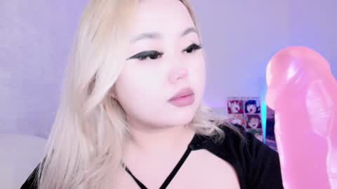 Snapshot of amelia_sunlight chatting on December 16, 12:37 am Amelia online show from December 16, 12:37 am