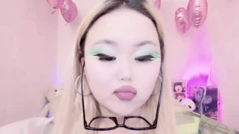 Snapshot of amelia_sunlight chatting on February 17, 12:21 am Amelia online show from February 17, 12:21 am