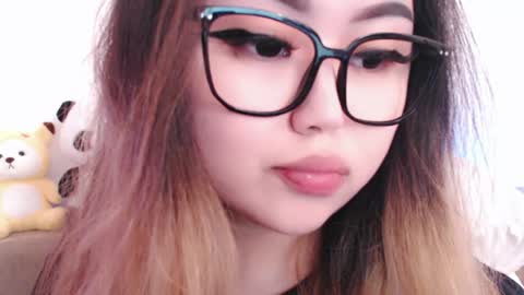 Amelia online show from May 7, 9:42 pm
