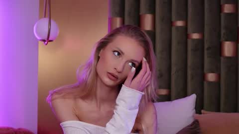 Amelia online show from November 20, 5:29 am