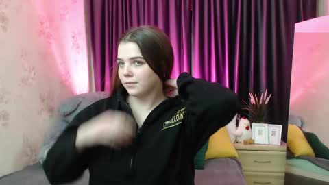 Snapshot of ameliabailey chatting on February 5, 6:23 pm Alisa online show from February 5, 6:23 pm