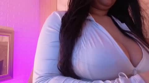 AMELIA CASTELL  online show from March 26, 11:27 am