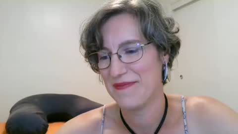 Snapshot of ameliaishka chatting on September 18, 4:03 am Ameliaishka online show from September 18, 4:03 am