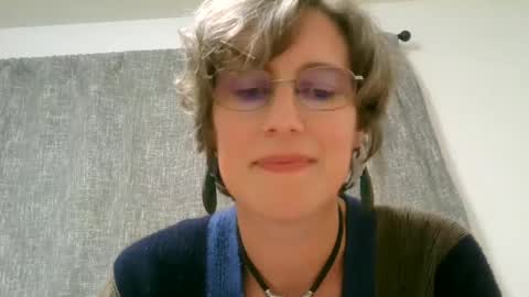 Snapshot of ameliaishka chatting on October 5, 3:05 am Ameliaishka online show from October 5, 3:05 am