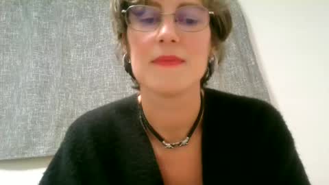 Snapshot of ameliaishka chatting on October 6, 4:10 am Ameliaishka online show from October 6, 4:10 am