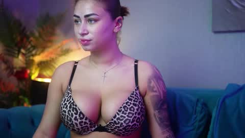  Amelia  online show from November 11, 9:37 pm