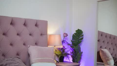  Amelia  online show from December 2, 8:04 pm