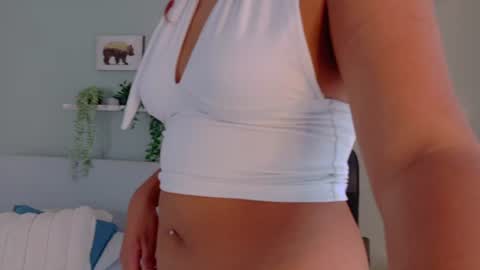 Snapshot of amelialaurent_ chatting on June 30, 7:37 pm amelialaurent_ online show from June 30, 7:37 pm