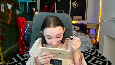 Snapshot of ameliamalina chatting on December 3, 5:53 am Amelia online show from December 3, 5:53 am