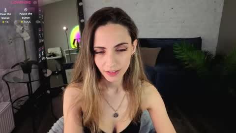 Amelia online show from May 29, 1:09 pm