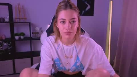 ameliarosaline online show from June 27, 3:44 am
