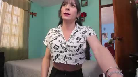 Snapshot of ameliasexdoll chatting on June 25, 5:50 pm ameliasexdoll online show from June 25, 5:50 pm