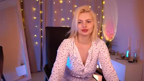  Amelia  online show from February 20, 4:09 am