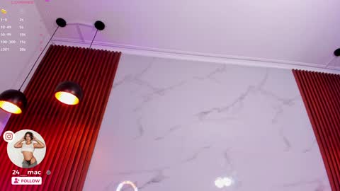 Snapshot of amelie_leigh chatting on December 6, 7:10 am Alejandra online show from December 6, 7:10 am