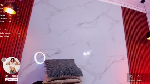 Snapshot of amelie_leigh chatting on December 19, 7:29 am Alejandra online show from December 19, 7:29 am