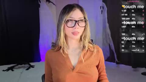 Isabella online show from November 1, 3:30 am