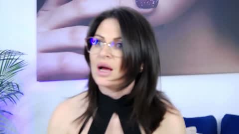 Snapshot of ameliekeys chatting on January 17, 3:00 pm Amelie online show from January 17, 3:00 pm