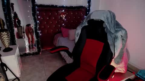 AMELIEROUS .. see you tomorrow  kisses online show from December 26, 7:38 pm