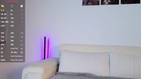 Victoria online show from December 18, 7:42 pm