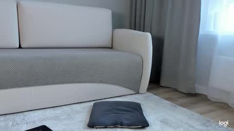 Amelina Love online show from September 13, 1:38 am