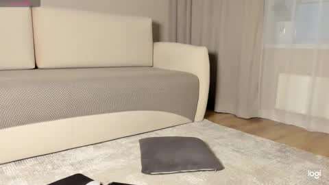 Amelina Love online show from October 17, 12:36 am