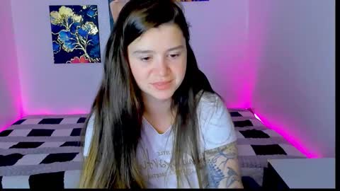 amellymillyy online show from September 22, 10:56 pm