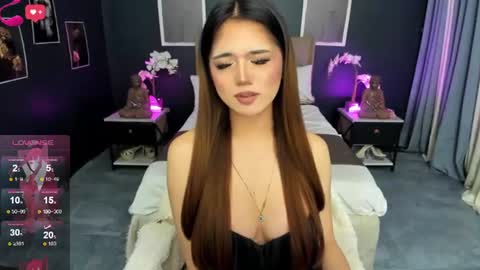Claire online show from July 6, 3:03 pm