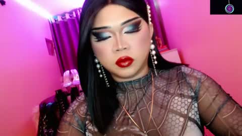 Queen Mireska online show from June 9, 2:50 pm