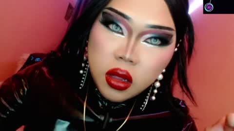 Queen Mireska online show from June 12, 1:10 pm
