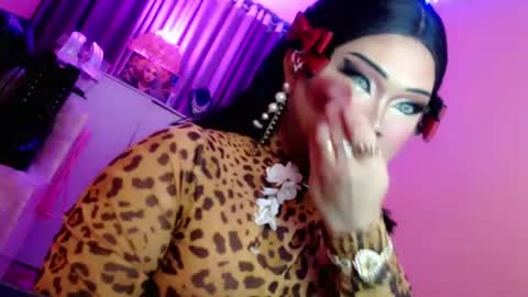 Queen Mireska online show from June 26, 5:39 pm