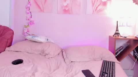 AmiiClark  online show from February 4, 7:31 pm