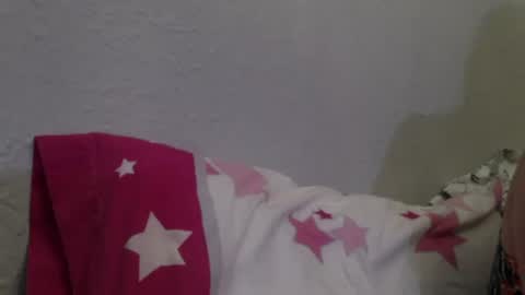 Snapshot of amileamariestar chatting on December 6, 7:32 am amileamariestar online show from December 6, 7:32 am