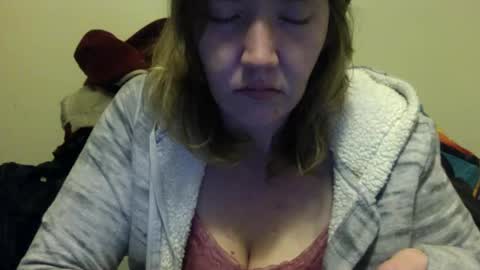 Snapshot of amileamariestar chatting on December 16, 2:04 am amileamariestar online show from December 16, 2:04 am