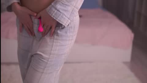 Snapshot of amillygil chatting on December 2, 7:42 pm Emily online show from December 2, 7:42 pm