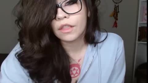 amilust online show from December 22, 9:45 pm