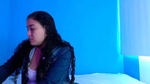 Snapshot of amira_moon_ chatting on November 18, 12:42 pm Amira online show from November 18, 12:42 pm