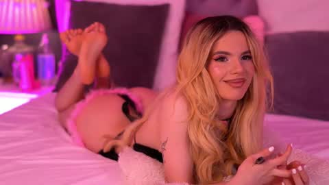 amiralovely online show from July 8, 7:18 pm