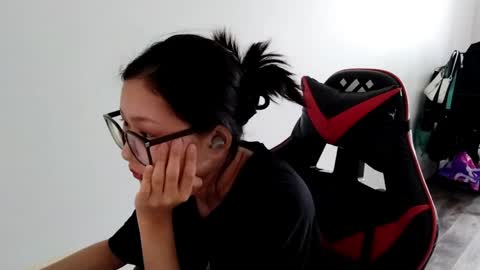 Kathrynenijou online show from May 30, 7:27 am