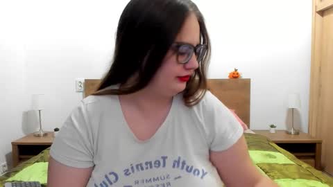 Amira Vyxen online show from November 15, 9:00 pm