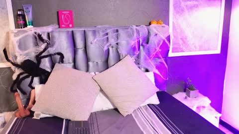 ammber_mjs online show from October 22, 1:22 pm