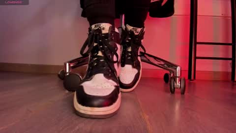 Amelia online show from September 18, 4:20 pm